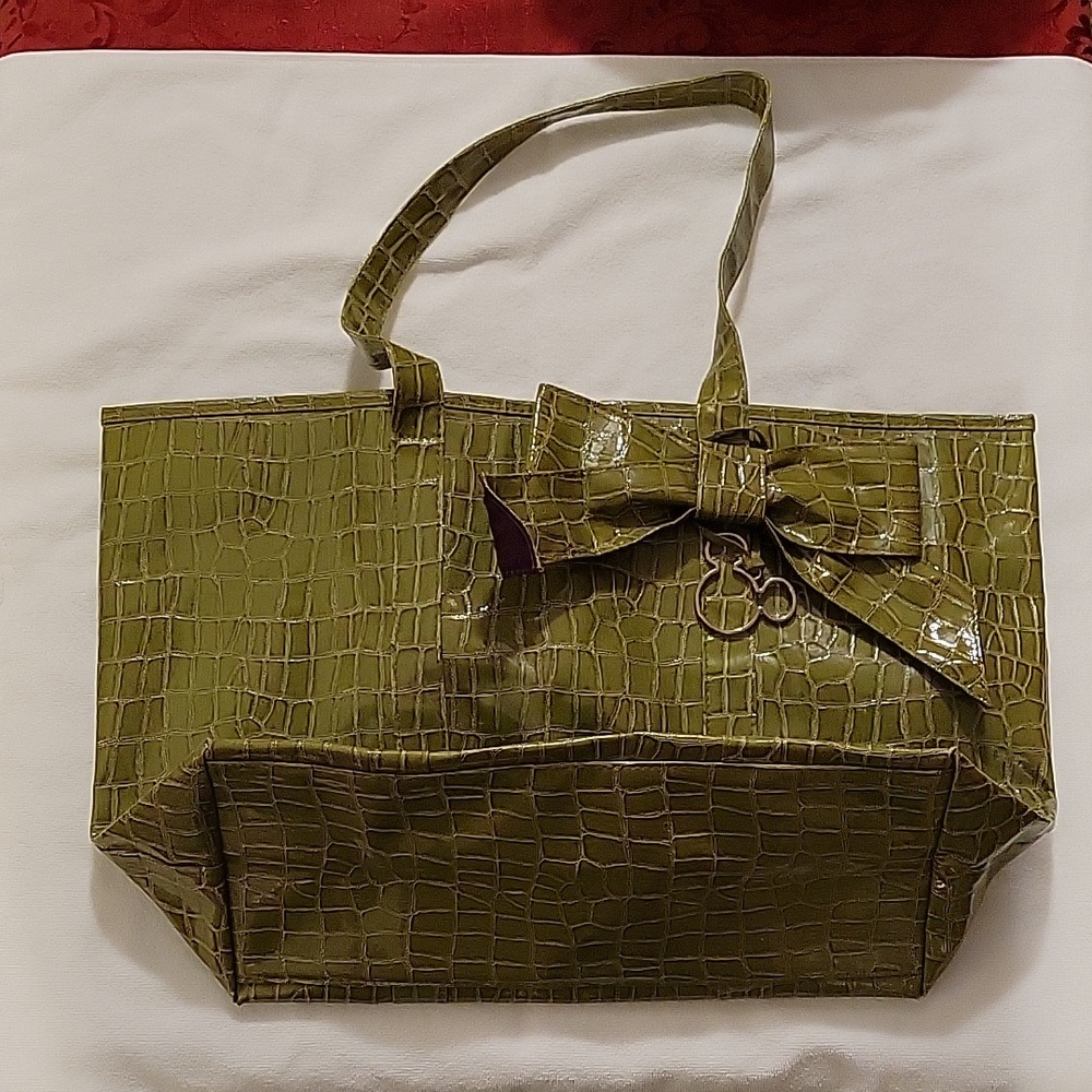 Special Edition Disneyland Green Mickey Shoulder bag.